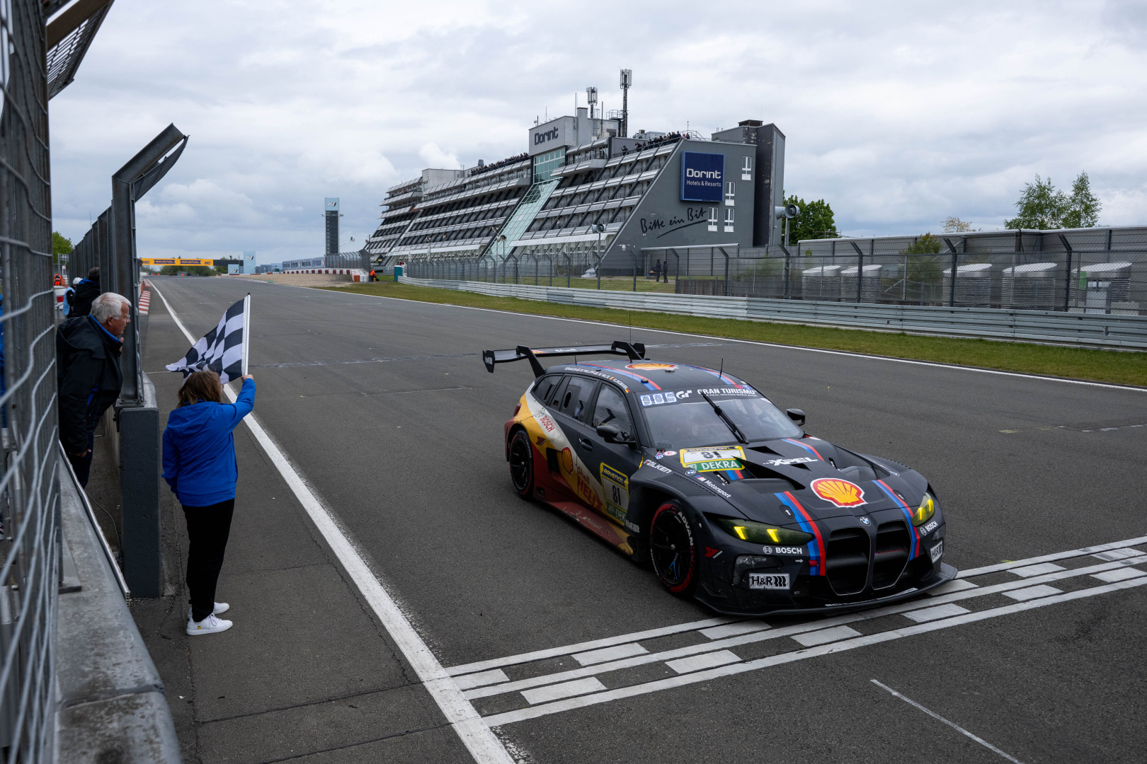 SMALL_P90641694_highRes_nuerburgring-ger-13-